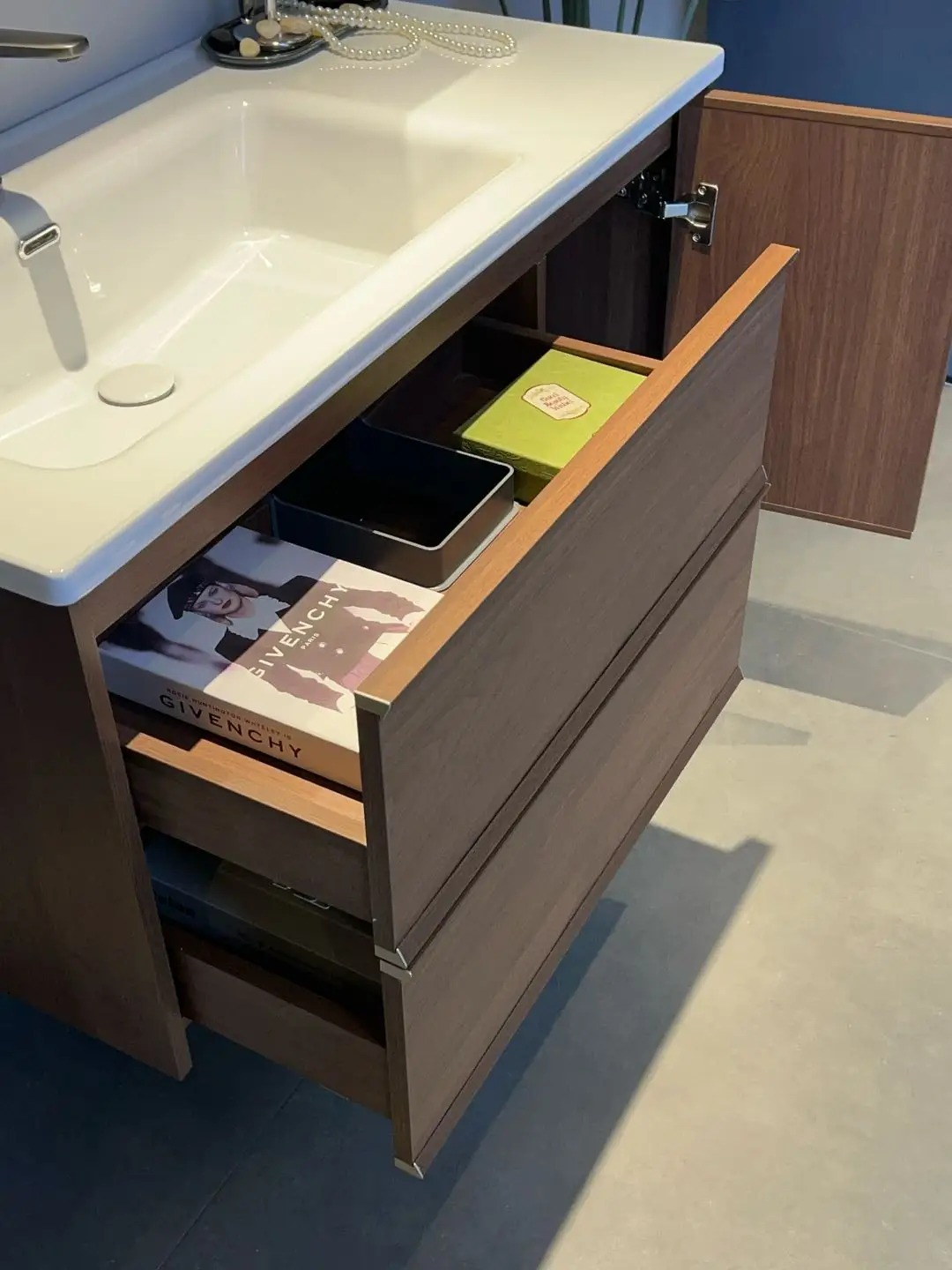 S602 open drawer and side cabinet storage detail